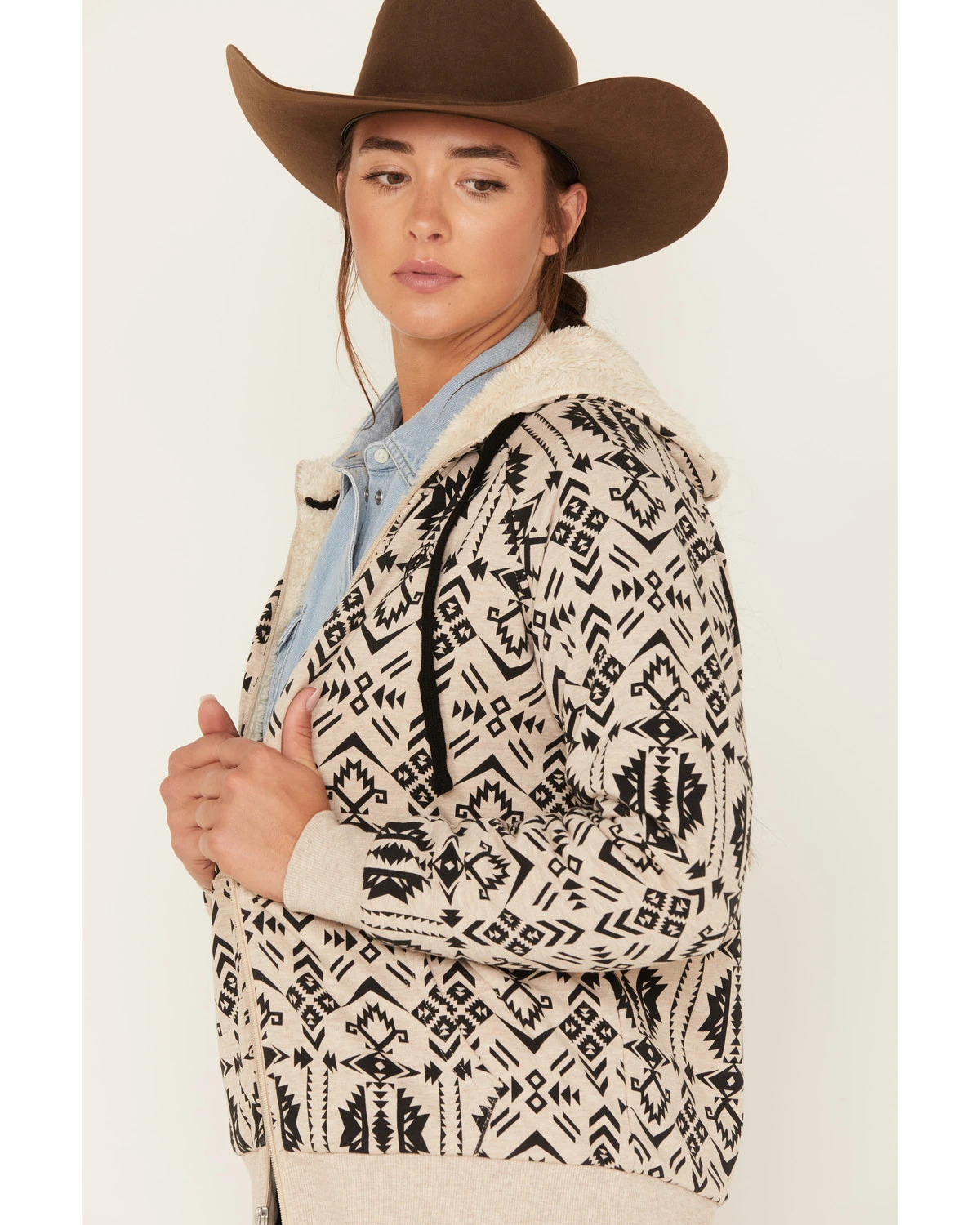 Ariat Women's R.E.A.L. Southwestern Print Sherpa-Lined Zip Hoodie 4 Ariat Women's R.E.A.L. Southwestern Print Sherpa-Lined Zip Hoodie - Image 2